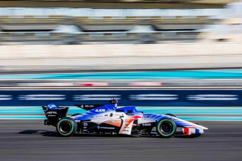 FR4IAV autonomous racing car on track